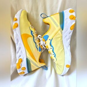 W NIKE REACT ELEMENT 55 SIze 7